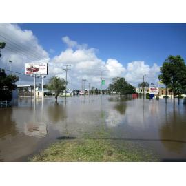 Brisbane Road, flood waters, Bundamba, Ipswich, 2011