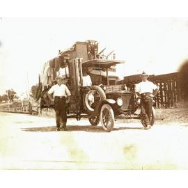 Whittaker's furniture removal truck, Ipswich, 1920s
