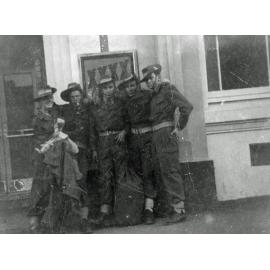 Citizen Military Forces (CMF) reservists in front of the Palais Royal Hotel, Ipswich, 1958-1961