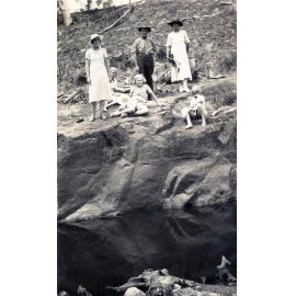 Members of Lyon Family of Marburg, with friends, near Peak Crossing, near Ipswich, c.1937