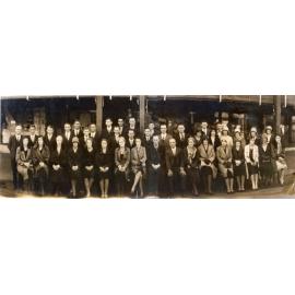 T.C. Beirne staff, in front of store, Ipswich, 1931-1932
