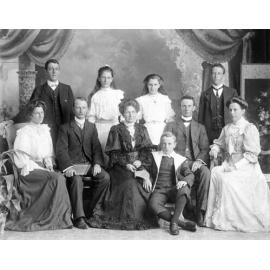 Unidentified family group, Ipswich, 1910s