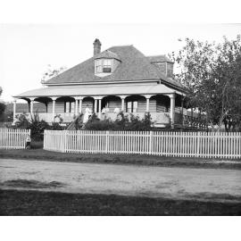 Unidentified home in Ipswich, c.1898
