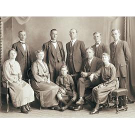 Unidentified family group, Ipswich, 1910s