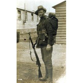 World War I soldier Daniel Joseph Scanlon of Ipswich, 1915-1916