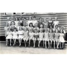Students from Blackstone State School, Blackstone, Ipswich, 1948