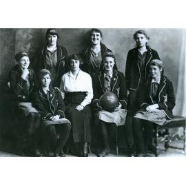 Ipswich Girls' Grammar School, basketball team, 1918