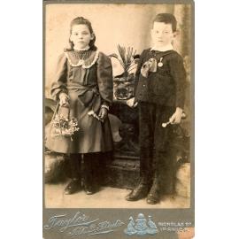 Millicent (Mill) and Jack Elliott of 3 Mile Creek, near Ipswich, c.1900