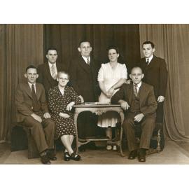 Rossiter family of Kholo, Ipswich, 1940s
