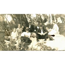 Shelven & Rudolph explore Ipswich, Christmas 2020