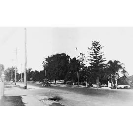 Entrance to Queens Park, Ipswich, 1930s