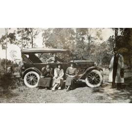 Family outing in Ipswich, 1920s