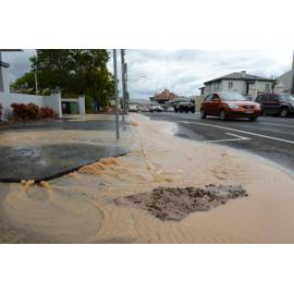 Burst water main, Limestone Street, Ipswich, January 2013