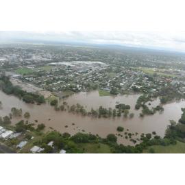 Bremer River in flood, North Ipswich, January 2013
