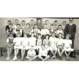 Marburg School, Grades 3 & 4, Marburg, Ipswich, 1948