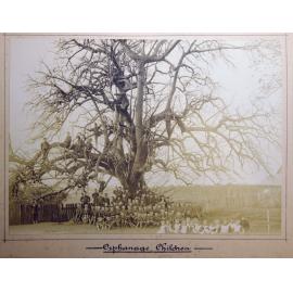 Thought to be children at the St Vincent orphanage, Nudgee, 1904