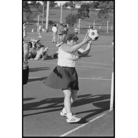 Netball competition, Ipswich, September 1987