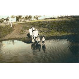Steele family at Bundamba Creek, Ipswich, 1930
