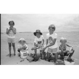 Ipswich Children on Holiday, Queensland, January 1978