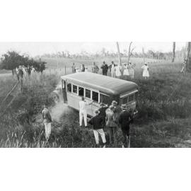 Pioneer buses bogged during a day out at Lake Manchester for QT employees, in the mid 1920s