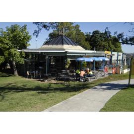 Queens Park Cafe, 2009