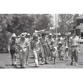 Crowds at RAAF air show, Amberley, December 1977