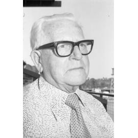 Unidentified man at the Bundamba races, Bundamba, November 1977