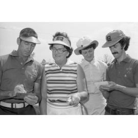 Golf players keeping score, Ipswich, 2nd October 1977
