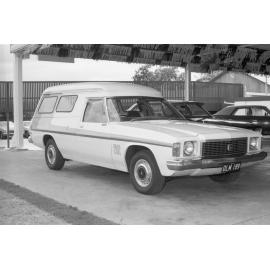 HJ Holden Van at Faulkner Motors, Ipswich, November 1977