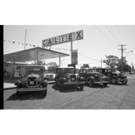 Vintage cars at the North Side Star Service Station, North Ipswich, Ipswich, April 1978