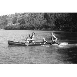 Family day out canoeing, Ipswich, 16th October 1977
