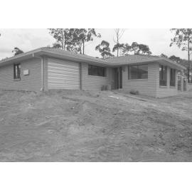One storey brick house, Collingwood Park, 25th October 1977