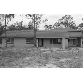 One storey brick house with carport, Collingwood Park, October 1977