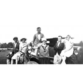 Elsie (Queenie) Jones with friends, Redbank Plains, Ipswich, 1920s