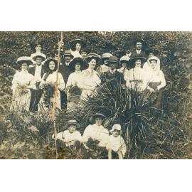 Group at picnic at Redbank Plains, Ipswich, c.1910