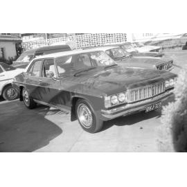Holden HX Premier Sedan, car advertisement for Currie Motors, Ipswich, August 1980