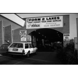 Richlands Tavern Drive Through, Ipswich, September 1980