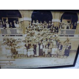 Sunshine League members in front of Sunshine Ward, 1936