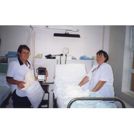 Making Beds, Heather Dainer, ?, 2000s