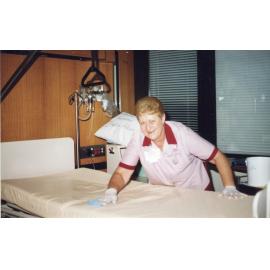 Dorothy Leonard Bed Cleaning, 1990s