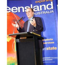 Tom Burns giving a trade business talk, Ipswich, March 2003