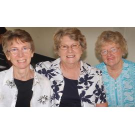 Pam Jones, Dianne Adams and Margaret Wellings enjoying QLD Cancer Fund Melbourne Cup Day celebrations at Fentons, Ipswich, November 20003