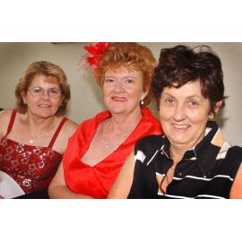 Elaine Campbell, Dulcie Hawkins and Barb Keogh enjoying QLD Cancer Fund Melbourne Cup Day celebrations at Fentons, Ipswich, November 2003