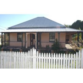 Unidentified house, Ipswich, May 2003