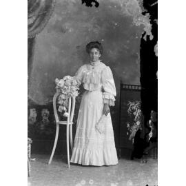Unidentified women, Whitehead Studio portrait, Ipswich, c.1910