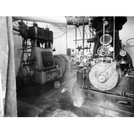 Hancock Brothers' Sawmill, interior images, North Ipswich, 1950s