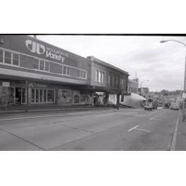 Aftermath of the Reid's (Cribb & Foote) fire, Brisbane Street, Ipswich, August 1985