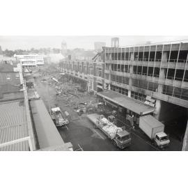 Removing stock from the hardware store, following the  Reid's (Cribb & Foote) fire, Bell Street, Ipswich, August 1985