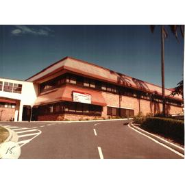 RECONSTRUCTION of the 80s: Driveway to Emergency 1985 