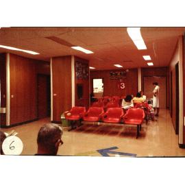 RECONSTRUCTION of the 80s: Waiting room, 1985